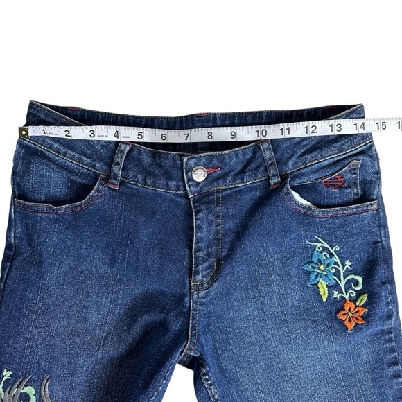 Harley Davidson Embroidered Jeans. Size 6 - Picture 7 of 14